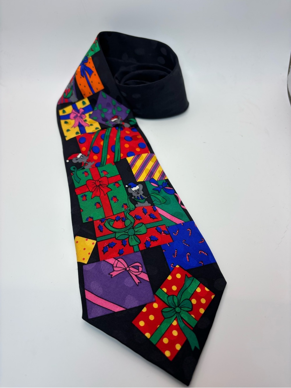 Addiction Holiday Tie with Colorful Gifts and Mouse Print 100% Silk